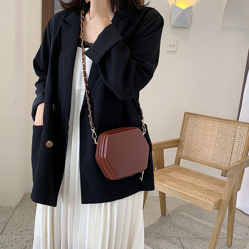Retro Shoulder Bag Versatile High Quality Western Style Messenger Bag